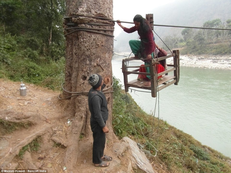 cable-bridge-nepal-5