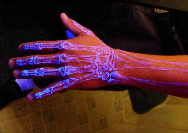 glow-in-dark-tattoos-uv-black-light-36__605