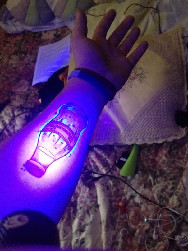 glow-in-dark-tattoos-uv-black-light-411__605