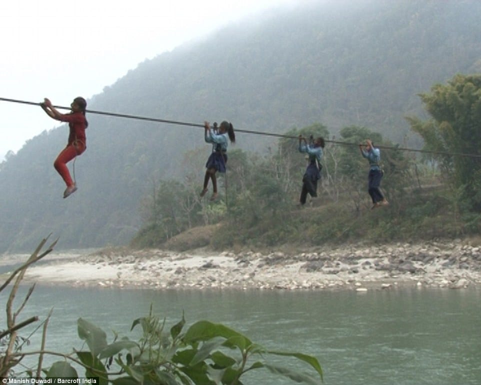 cable-bridge-nepal-4