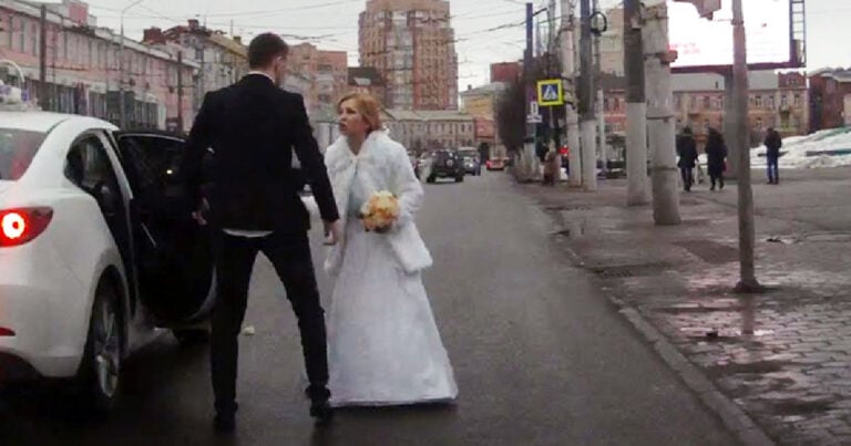 Νύφη και γαμπρός τσακώνονται δημοσιά αμέσως μετά την τελετή του γάμου τους!