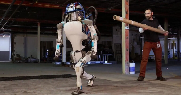 Atlas: Το νέο ανθρωποειδές ρομπότ που σοκάρει με τις κινήσεις του