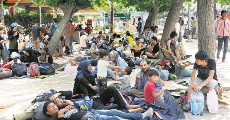 «Θέλουν να κάνουν την Ελλάδα μας αποθήκη ψυχών;»