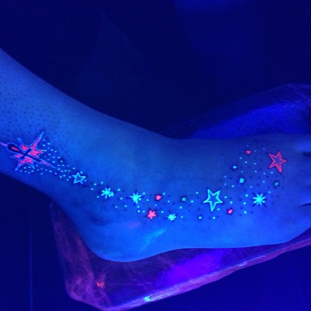 glow-in-dark-tattoos-uv-black-light-53__605