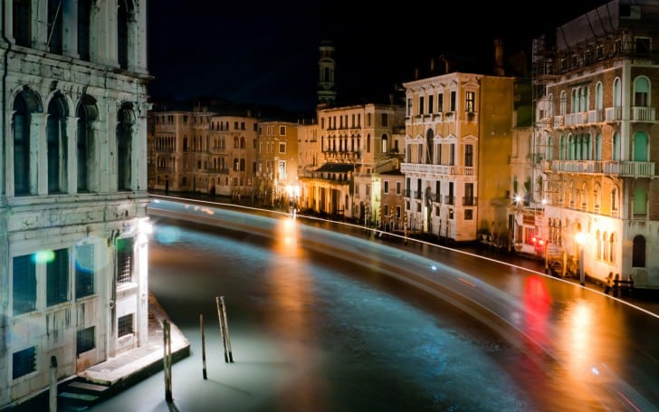 venice-architecture-city-colors-house-italy-night-728x455