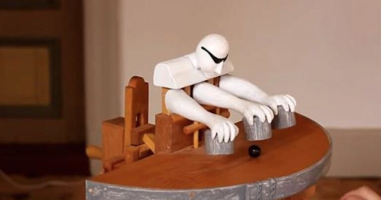 Ξύλινο παιχνίδι “εδώ παπάς εκεί παπάς”!