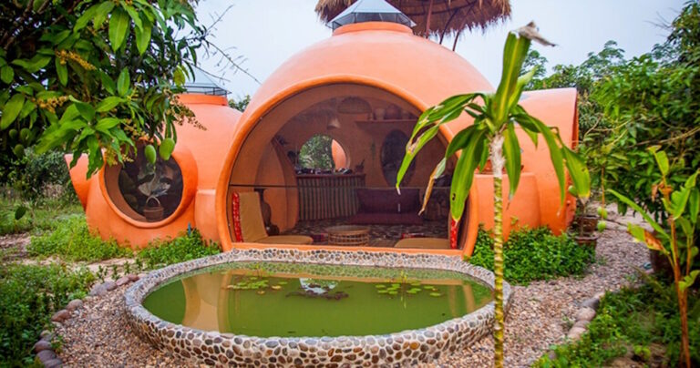 Αυτός ο άνδρας έχτισε σε 6 εβδομάδες το σπίτι των ονείρων του με 8.000 ευρώ