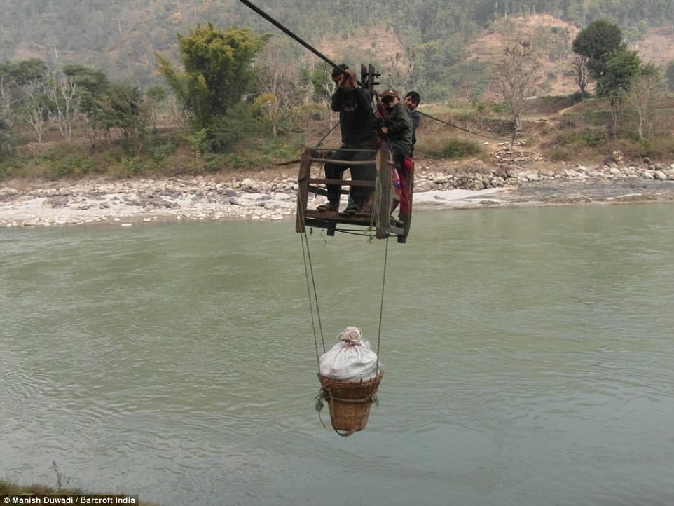 cable-bridge-nepal-3