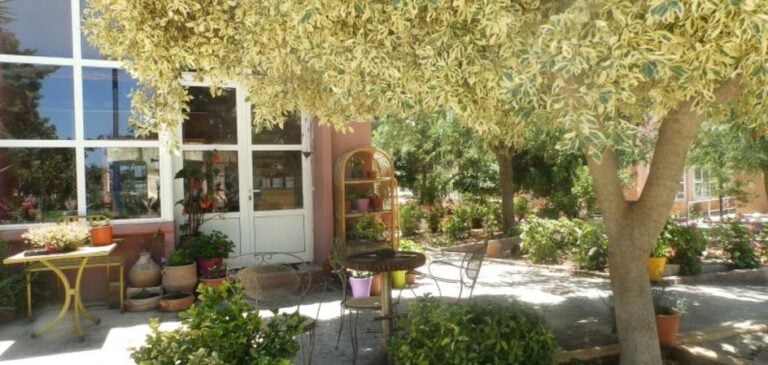 Χωριό της Κρήτης σου προσφέρει δουλειά και στέγη αρκεί να μείνεις εκεί!