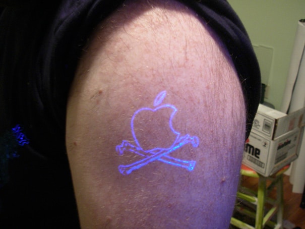 glow-in-dark-tattoos-uv-black-light-31__605