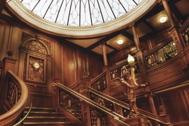 6549860-650-1455273289-titanic-staircase-2