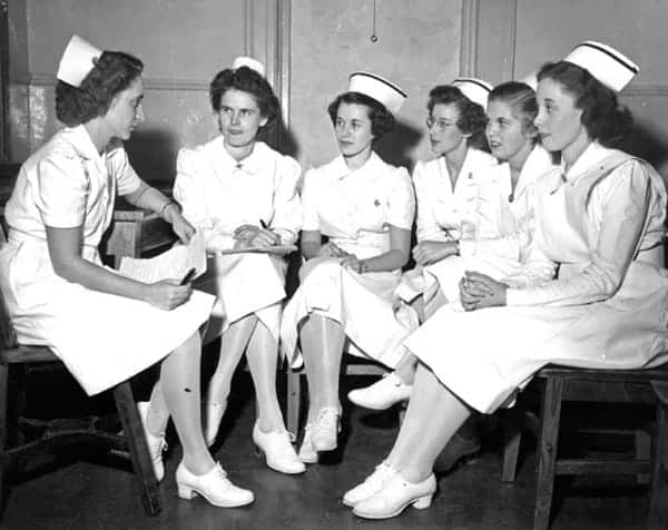 nurse-1950s-600x476