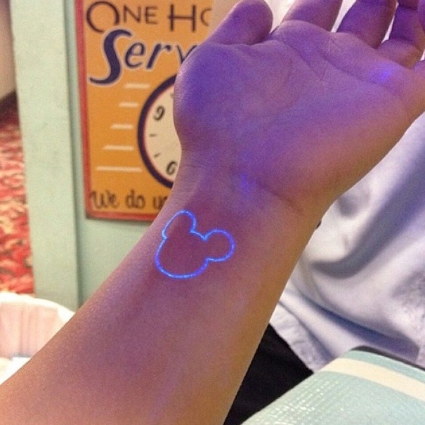 glow-in-dark-tattoos-uv-black-light-331__605