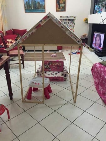 grandfather-builds-cardboard-playhouse-for-his-littler-grandaughter-2__700
