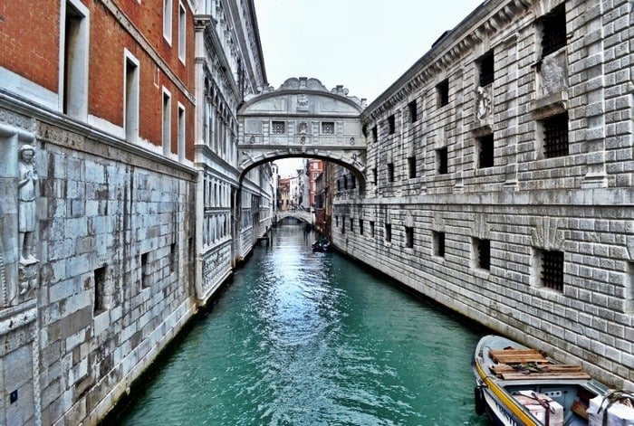 venetia-ena-taxidi-pou-prepei-na-kaneis-07