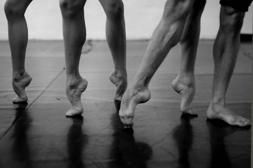 Russian-Ballet-photographer-Darian-Volkova-shares-behind-the-stage-life-of-dancers5__880