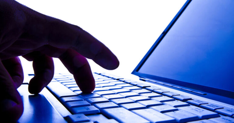 Πώς θα εντοπίσετε ποιος σας κλέβει Wi-Fi; (και πώς θα τον σταματήσετε!)