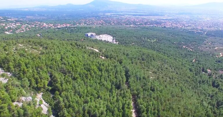Η Πάρνηθα μέσα από ένα εντυπωσιακό εναέριο βίντεο 2 λεπτών.