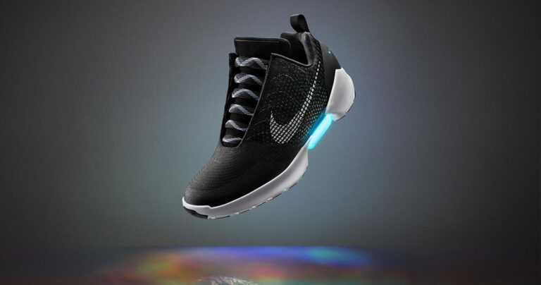 Τα αθλητικά παπούτσια της Nike που δένονται μόνα τους!