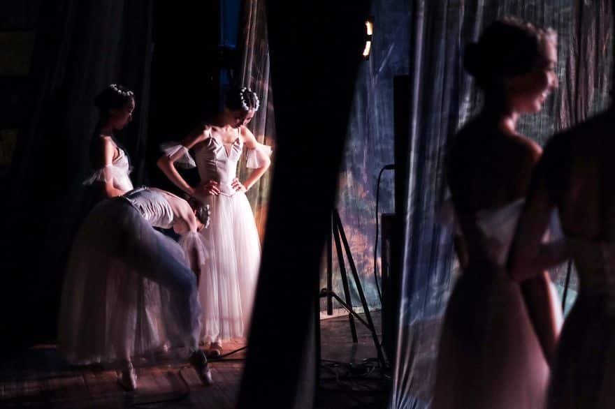 Russian-Ballet-photographer-Darian-Volkova-shares-behind-the-stage-life-of-dancers11__880