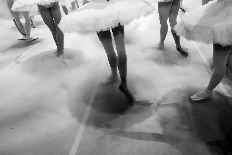 Russian-Ballet-photographer-Darian-Volkova-shares-behind-the-stage-life-of-dancers13__880