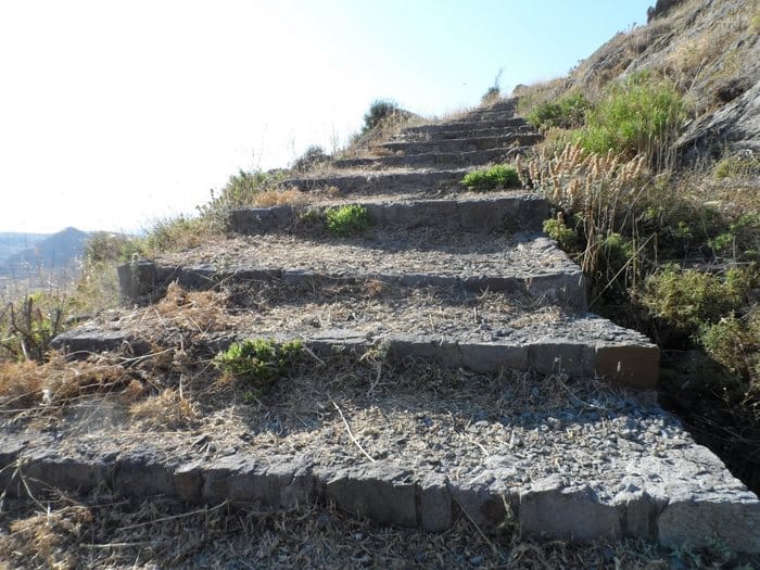 Η μοναδική παγκοσμίως άσκεπη εκκλησία, χτισμένη σε σπηλιά, βρίσκεται στη Λήμνο!