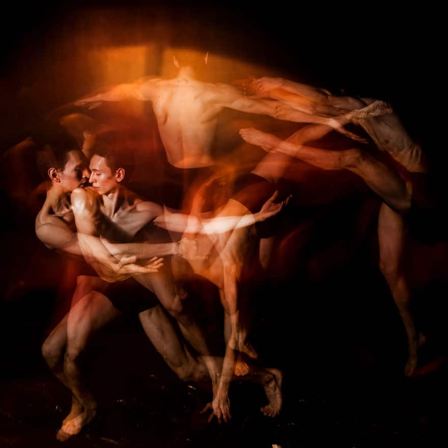 russian-ballet-photographer-darian-volkova-shows-behind-the-stage-life-of-dancers-19__880