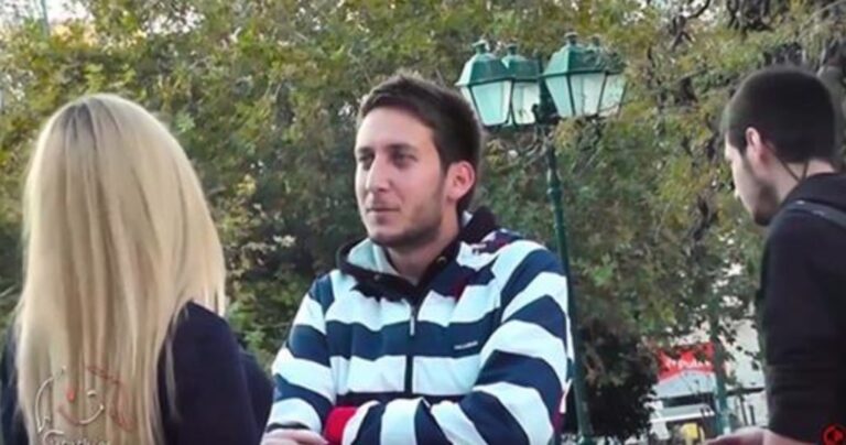 Εσύ μπορείς να μην (τα) κοιτάξεις;