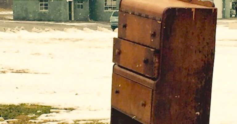 Βρήκε μια παλιά και χαλασμένη συρταριέρα. Αυτό που έφτιαξε; Αξιολάτρευτο!