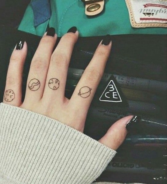 finger tattoo 04
