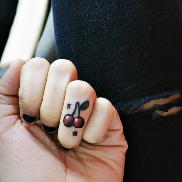 finger tattoo 09