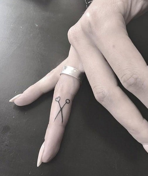 finger tattoo 02