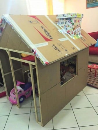 grandfather-builds-cardboard-playhouse-for-his-littler-grandaughter-4__700