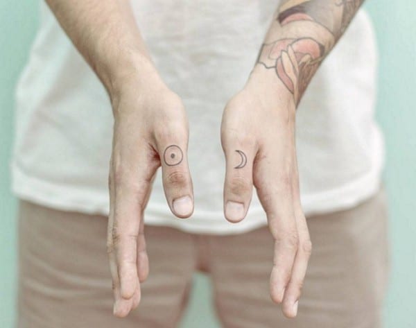 finger tattoo 15