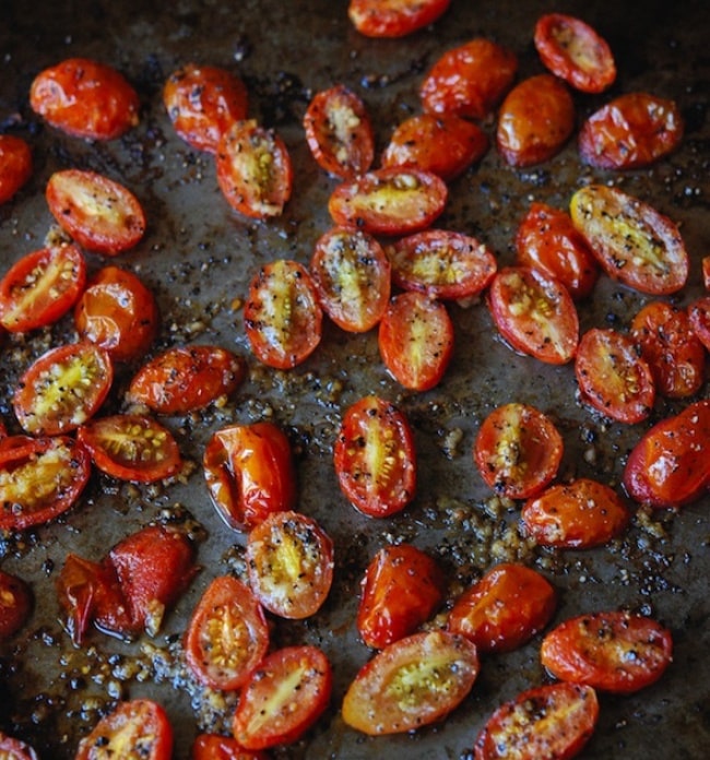 15307460-R3L8T8D-650-Garlic-Roasted-CHerry-Tomatoes-