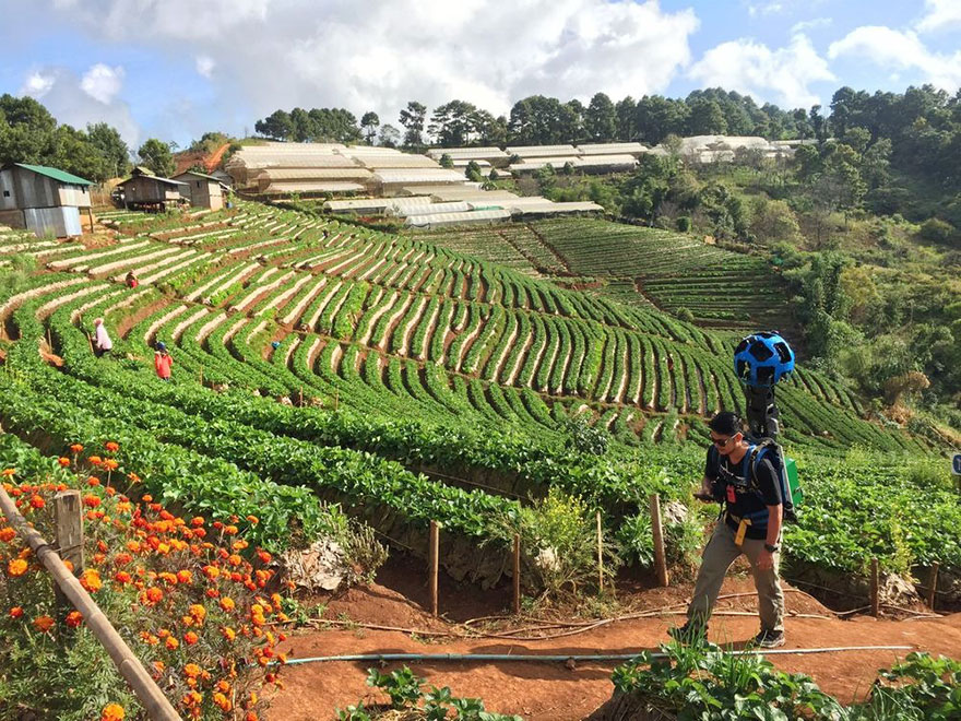 street-view-guy-walks-500km-thailand-google-1