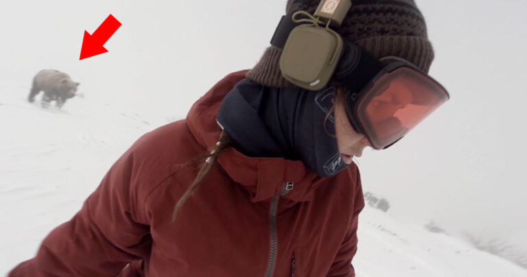 Κάνει snowboard τραγουδώντας ενώ από πίσω της την κυνηγάει μια αρκούδα!
