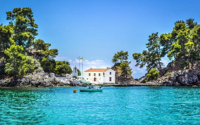 Το νησάκι της Παναγίας στην Πάργα. Ένα από τα πιο όμορφα αξιοθέατα της περιοχής