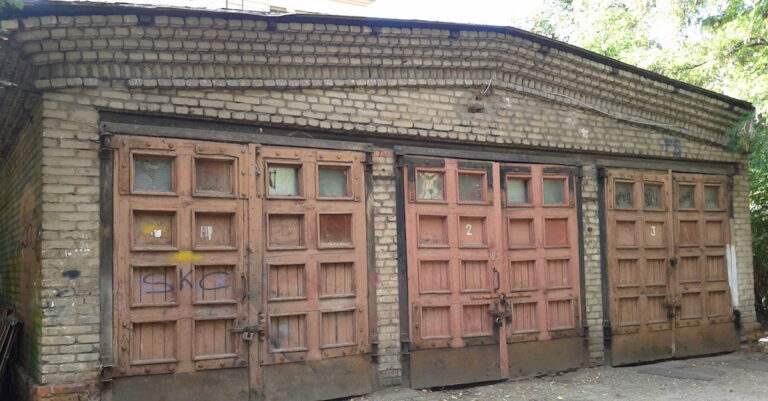 Κληρονόμησε από τον εκκεντρικό του θείο ένα γκαράζ. Αυτό που βρήκε μέσα τον έκανε εκατομμυριούχο!