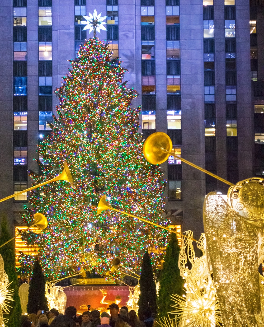 UNITED STATES - DECEMBER 24: Christmas tree in Rockefeller Plaza. (Photo by MCNY/Gottscho-Schleisner/Getty Images)
