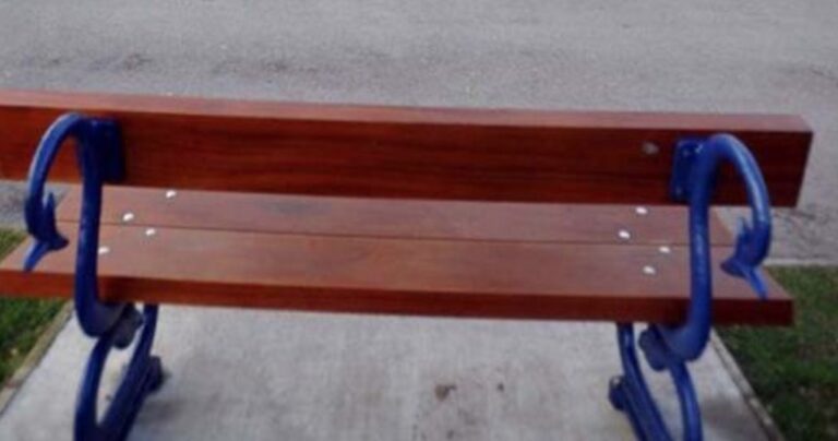 Κάτι δεν υπολόγισαν σωστά με αυτό το παγκάκι!