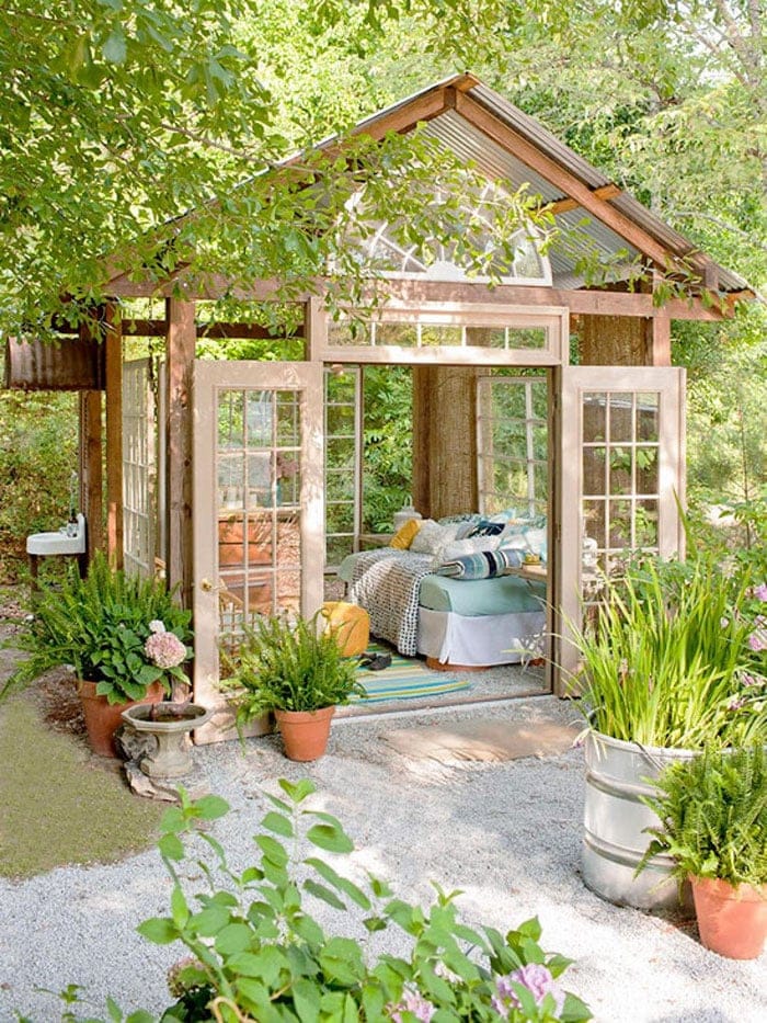 she-sheds-garden-man-caves-5-5707749fa5192__700