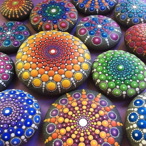 stone-art-mandala-elspeth-mclean-canada-10-605x605