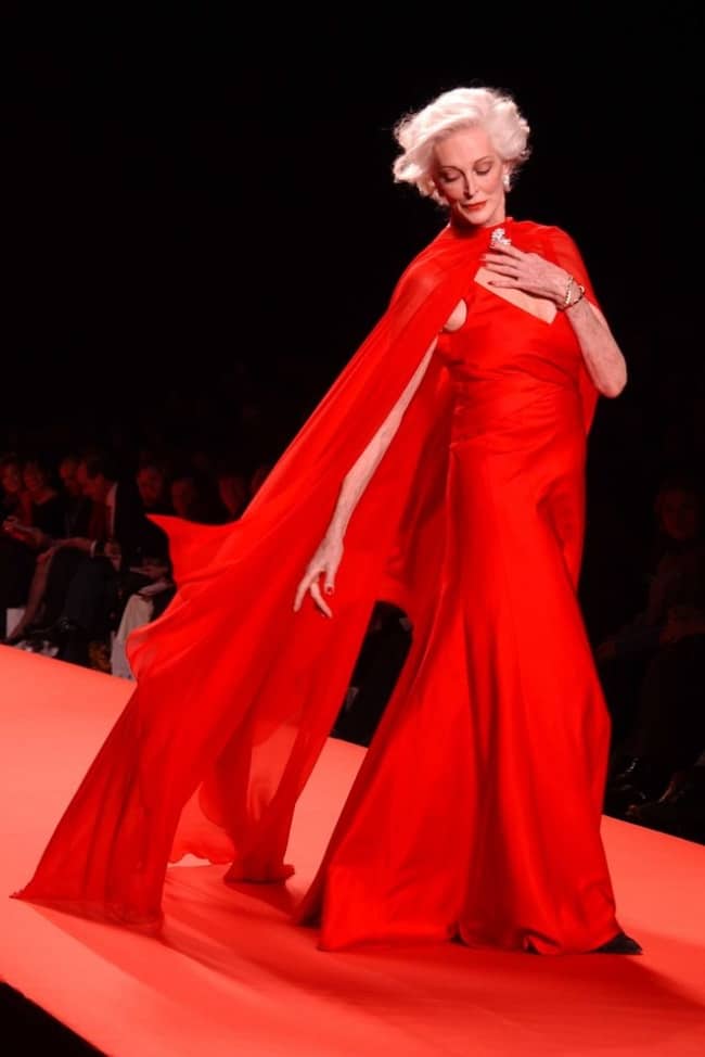 9604765-650-1464005529-Carmen_DellOrefice_Red_Dress_Collection_2005