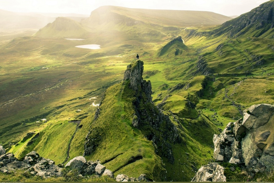 7632010-R3L8T8D-900-earthporn-i-was-suggested-to-post-this-here-this-is-the-quiraing-area-of-the-isle-of-skye-with-me-taking-in-the-scenery-2650x1768-oc