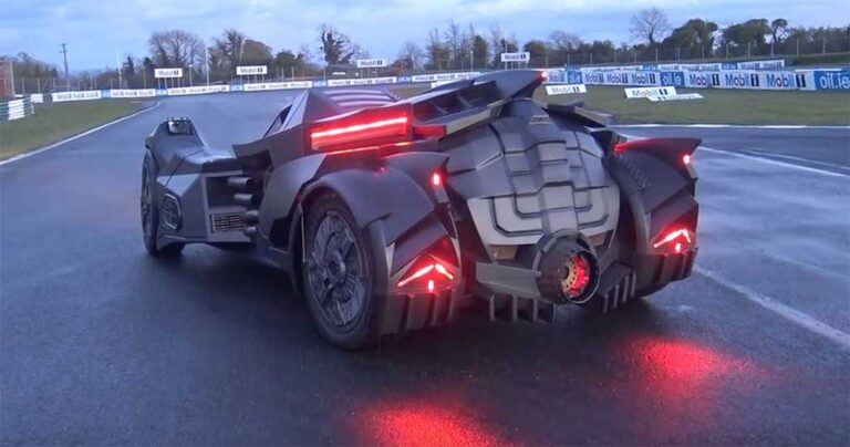 Μια ομάδα μεταμόρφωσε μια Lamborghini Gallardo σε πραγματικό Batmobile.