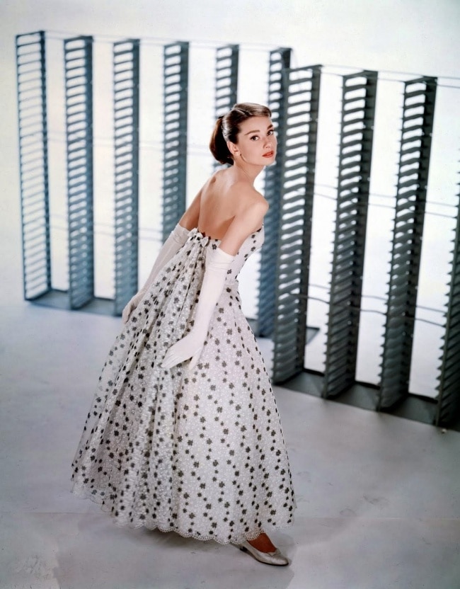 4566360-650-1448272448-AudreyHepburn1950s27