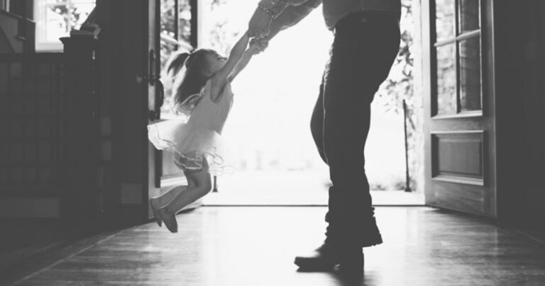 «Μπαμπά, μου λείπεις»