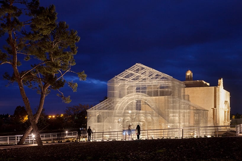 edoardo-tresoldi-wire-mesh-installation-gargano-puglia-designboom-07