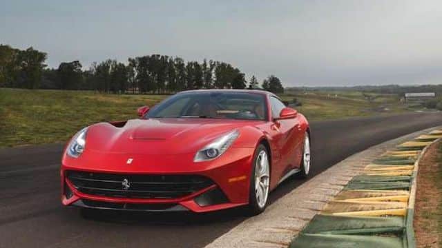 FERRARI F12BERLINETTA-640